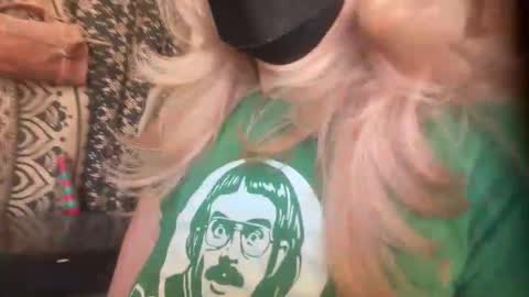 Elle online show from October 31, 4:29 pm