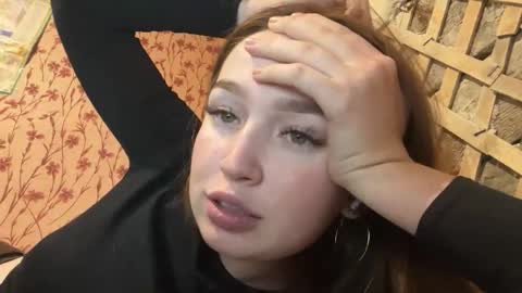 Chloe online show from February 27, 3:04 pm