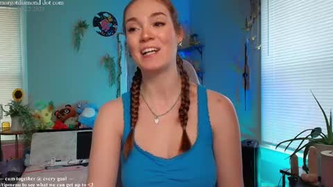 Snapshot of margotdiamond chatting on September 22, 6:23 pm online show from September 22, 6:23 pm