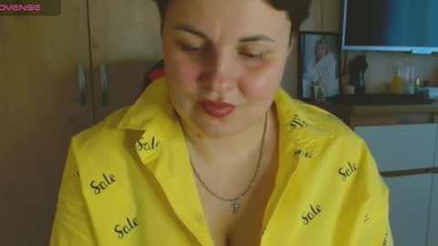 Snapshot of mari_77777 chatting on October 13, 10:17 am Mari online show from October 13, 10:17 am