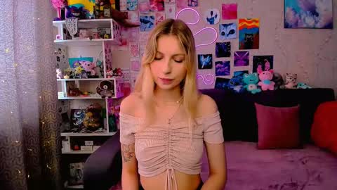 Snapshot of maria_hunt chatting on March 12, 4:30 am Maria online show from March 12, 4:30 am