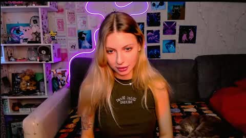 Snapshot of maria_hunt chatting on December 12, 5:42 am Maria online show from December 12, 5:42 am