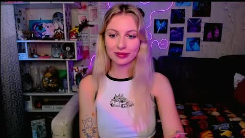 Snapshot of maria_hunt chatting on December 19, 6:34 am Maria online show from December 19, 6:34 am