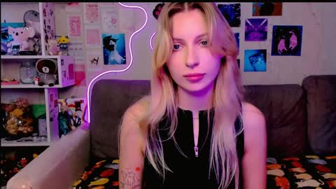 Snapshot of maria_hunt chatting on December 6, 6:42 am Maria online show from December 6, 6:42 am
