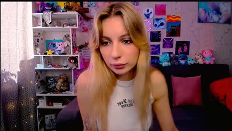 Snapshot of maria_hunt chatting on February 5, 6:45 am Maria online show from February 5, 6:45 am