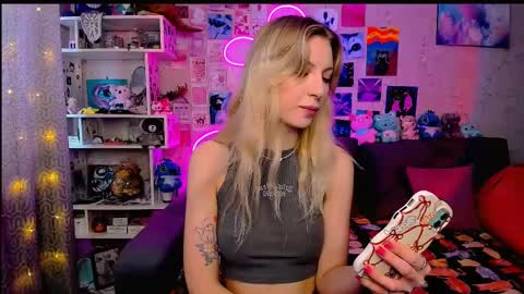 Snapshot of maria_hunt chatting on February 13, 4:00 am Maria online show from February 13, 4:00 am