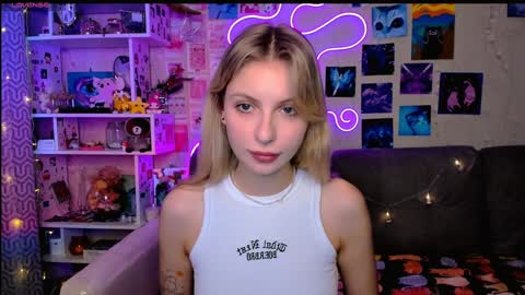 Snapshot of maria_hunt chatting on December 21, 3:25 am Maria online show from December 21, 3:25 am