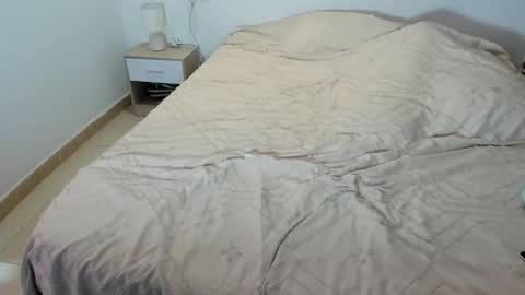 Itslablonde online show from December 17, 12:45 pm