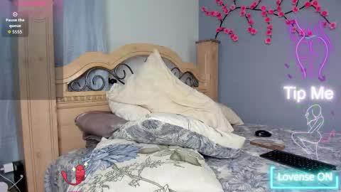 Snapshot of mariaangel_99 chatting on October 3, 3:04 am maria angel online show from October 3, 3:04 am