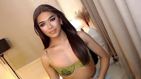 Snapshot of mariah_clara chatting on October 1, 6:51 pm mariah_clara online show from October 1, 6:51 pm
