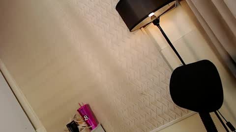 Snapshot of mariah_clara chatting on March 9, 10:08 pm mariah_clara online show from March 9, 10:08 pm