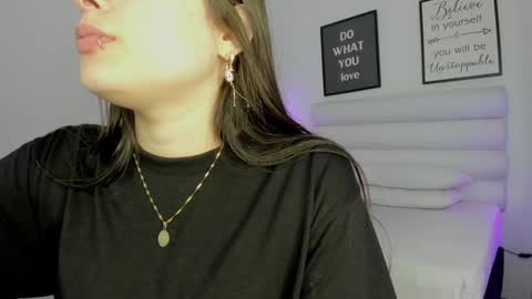 Snapshot of mariam_scott18 chatting on January 21, 7:28 pm Mariam online show from January 21, 7:28 pm