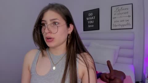 Snapshot of mariam_scott18 chatting on January 25, 1:21 am Mariam online show from January 25, 1:21 am