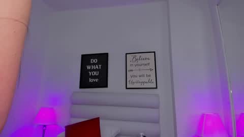Snapshot of mariam_scott18 chatting on March 12, 1:36 am Mariam online show from March 12, 1:36 am