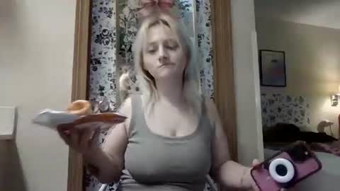 Mariah online show from January 14, 1:46 am