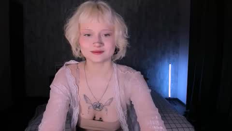 Snapshot of mariamilkis chatting on October 11, 1:54 am Maria online show from October 11, 1:54 am