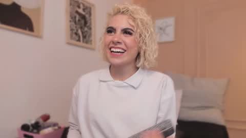 Marian online show from February 17, 7:02 pm