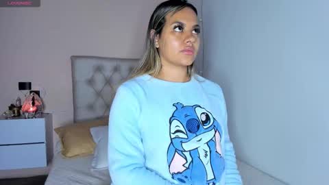 Mariana Roe online show from November 14, 8:05 am