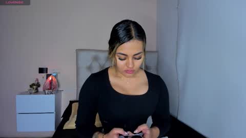 Mariana Roe online show from December 16, 1:13 am