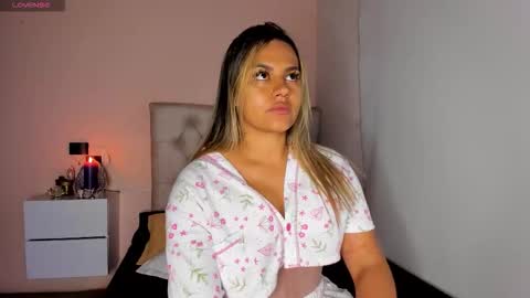 Mariana Roe online show from November 10, 4:15 am