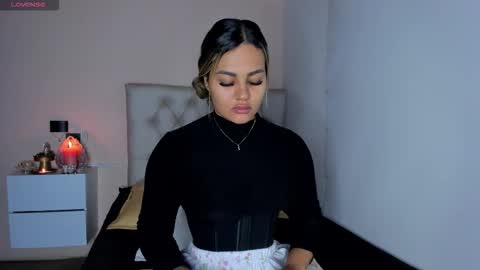 Mariana Roe online show from December 23, 1:56 am