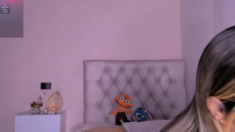 Mariana Roe online show from March 3, 8:32 pm