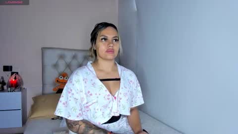 Mariana Roe online show from November 30, 5:20 pm