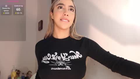 Snapshot of mariana_es chatting on September 25, 12:17 am Mariana online show from September 25, 12:17 am