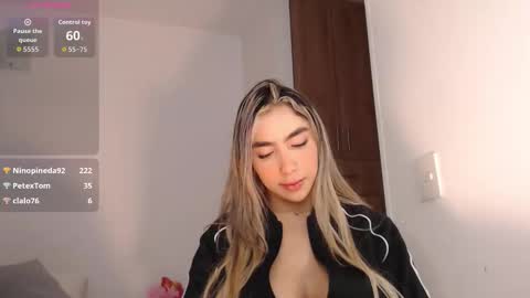 Snapshot of mariana_es chatting on September 27, 12:41 am Mariana online show from September 27, 12:41 am