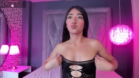 Snapshot of mariana_kalo chatting on October 8, 11:27 am Mariana online show from October 8, 11:27 am