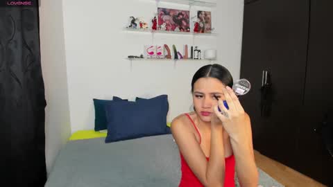 Snapshot of marianaandvalen chatting on September 26, 11:07 am MARIANA Y VALENTINA online show from September 26, 11:07 am