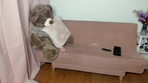 Mariana Lopez online show from March 8, 7:05 am