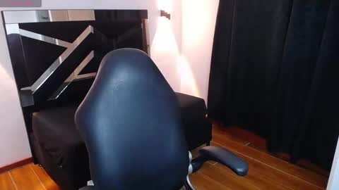 Snapshot of marianarojas_ chatting on October 6, 9:21 pm Mariana online show from October 6, 9:21 pm