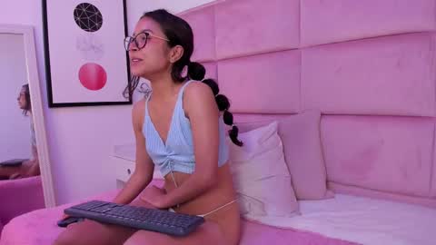 marianna_ray_ online show from February 22, 6:41 pm