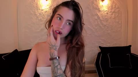 Snapshot of mariannelane1 chatting on October 9, 10:48 pm Marianne online show from October 9, 10:48 pm