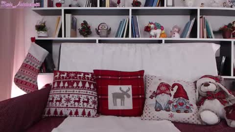 Snapshot of marie_antoinette62 chatting on December 23, 3:11 pm Maria online show from December 23, 3:11 pm