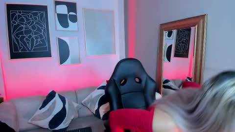 marie_bass online show from February 14, 1:25 pm