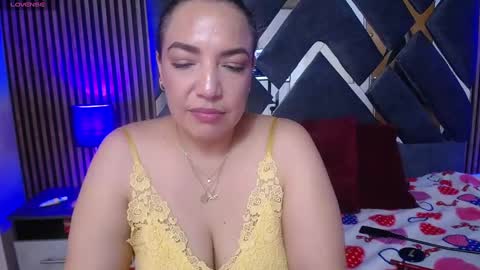 Snapshot of marie_hss chatting on March 6, 8:27 pm marie_hss online show from March 6, 8:27 pm