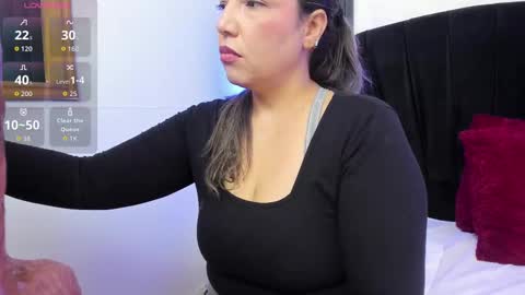 Snapshot of marie_hss chatting on October 8, 1:17 pm marie_hss online show from October 8, 1:17 pm
