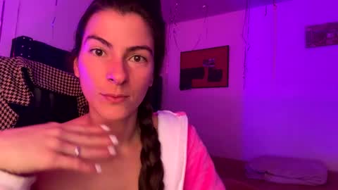 Snapshot of mariel_sins21 chatting on January 6, 8:18 pm Mariie online show from January 6, 8:18 pm