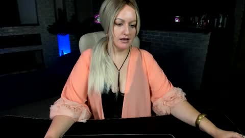Snapshot of mariemlui chatting on September 13, 7:11 am mariemlui online show from September 13, 7:11 am
