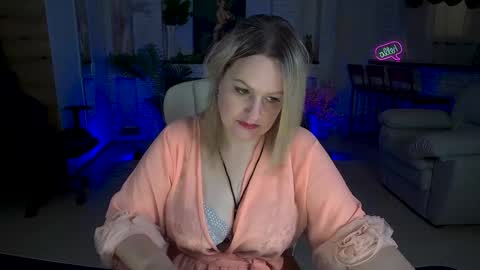 Snapshot of mariemlui chatting on October 19, 10:53 am mariemlui online show from October 19, 10:53 am