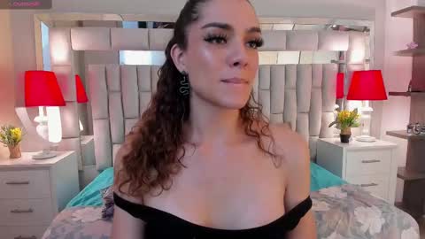 Snapshot of mariiahneedles chatting on October 9, 2:06 am mariiahneedles online show from October 9, 2:06 am
