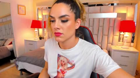 Snapshot of mariiahneedles chatting on February 21, 3:45 am mariiahneedles online show from February 21, 3:45 am