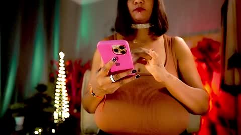 Snapshot of mariicha chatting on February 2, 9:40 am Nikita - Scroll down and read my bio please. New Pictures in Bio online show from February 2, 9:40 am