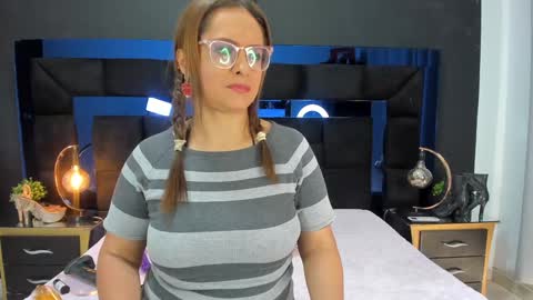 Snapshot of marilynvega77 chatting on January 21, 8:21 pm Marilyn Vega online show from January 21, 8:21 pm