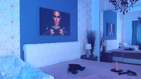 Mary Mais online show from October 8, 7:36 am