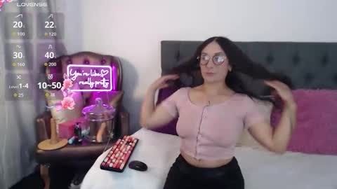 Paula Maria online show from February 2, 11:45 pm