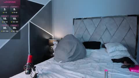 mark_broown_ online show from February 2, 10:17 pm