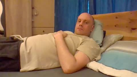 markus_7 online show from April 15, 5:27 pm